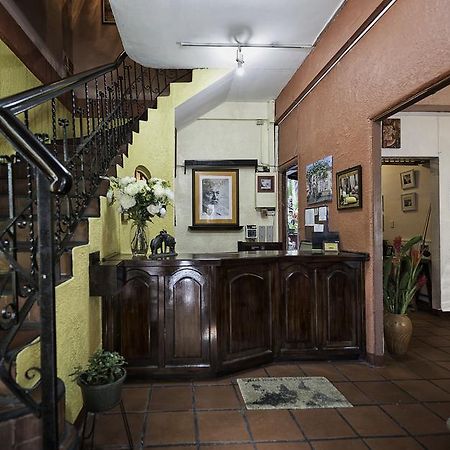 Hemingway Inn Сан Хосе Екстериор снимка