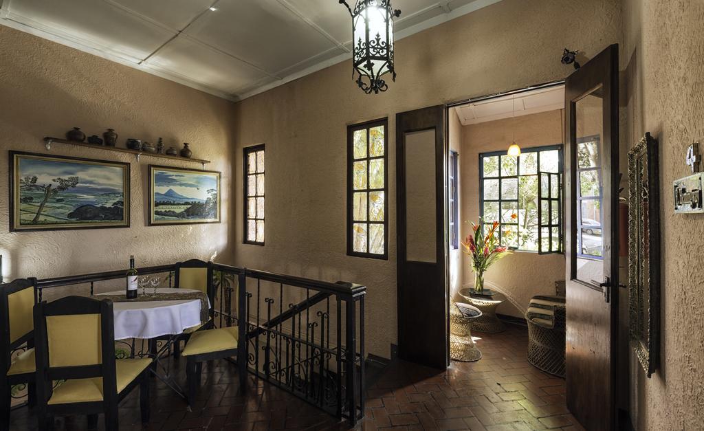 Hemingway Inn Сан Хосе Екстериор снимка